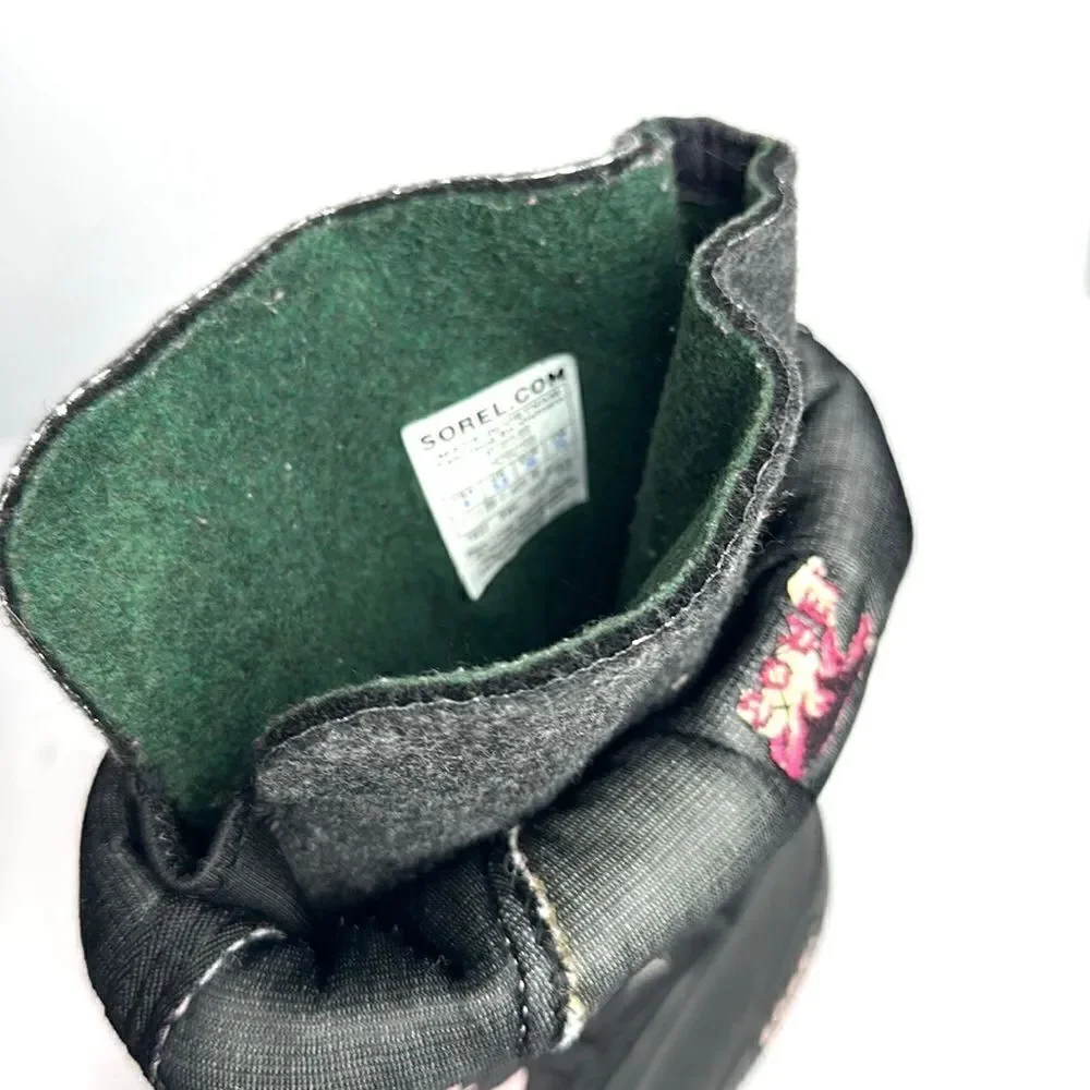 Sorel Youth Flurry Weather Resistant Snow Boot Pink Black size US 4 (22 cm)